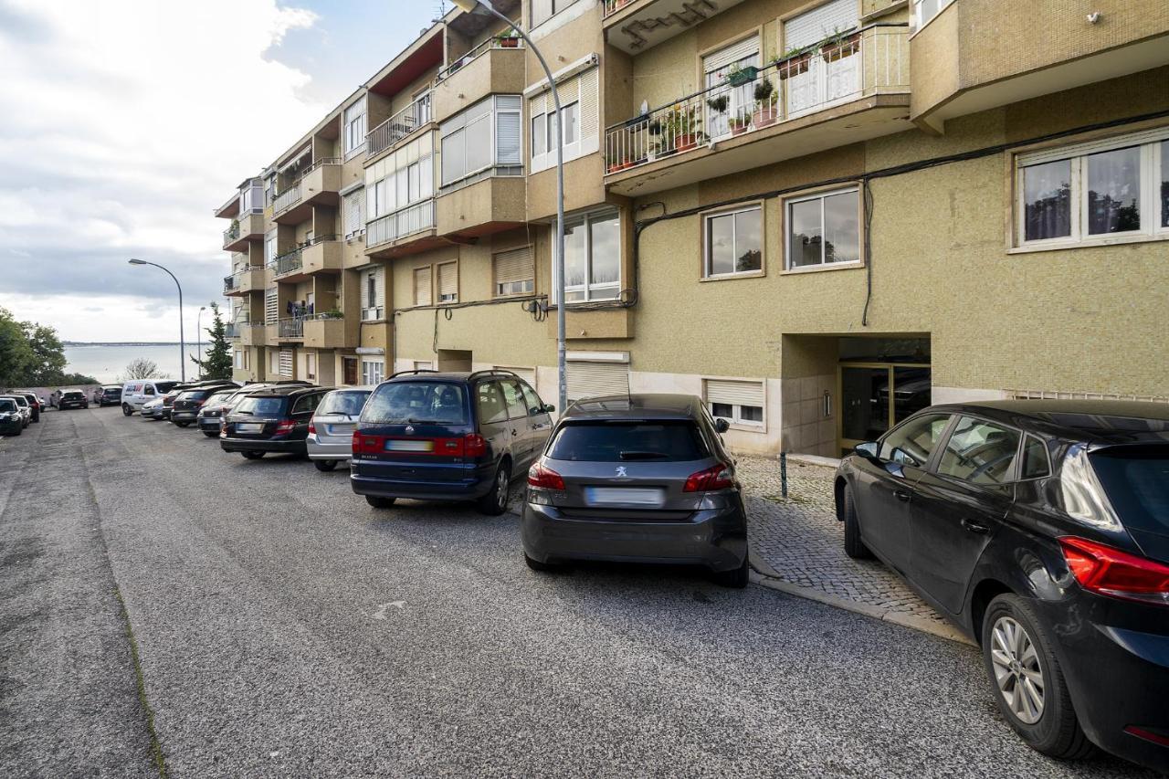 Whome Peaceful Alges Family Home Away From City Noise Lissabon Exterior foto